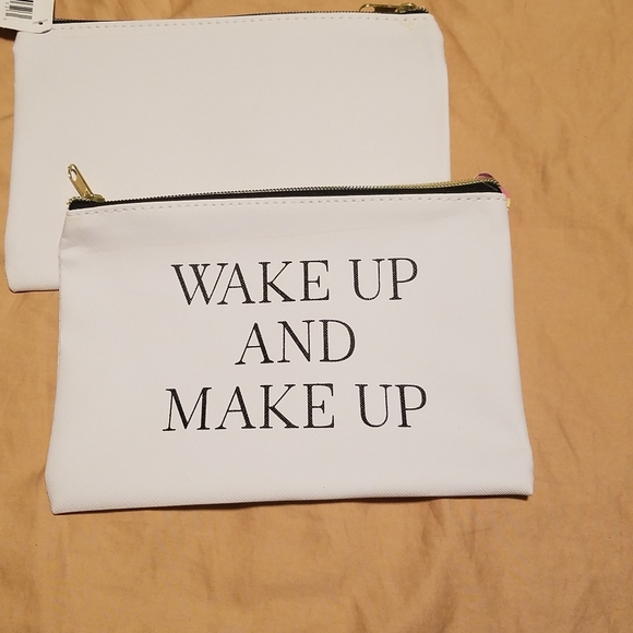 NWT White Vinyl Zip Makeup Bag "Wake Up And Make Up" - Picture 5 of 11